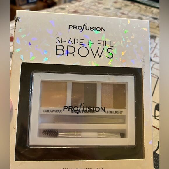 NWT Profusion Shape & Fill Brow Kit - Picture 3 of 6